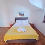Sanja-centar Sveti Filip i Jakov