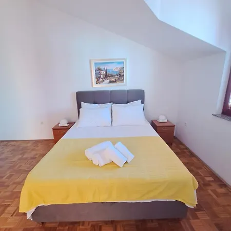Sanja-centar Sveti Filip i Jakov